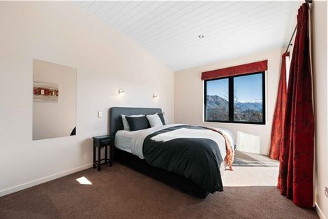 Photo of property in 50 Forest Heights, Wanaka, 9305