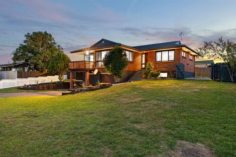 Photo of property in 3 Elrita Place, Conifer Grove, Takanini, 2112