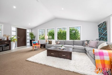 Photo of property in 10 Cottle Park Drive, Normandale, Lower Hutt, 5010