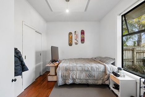 Photo of property in 92 Young Street, New Plymouth, 4310