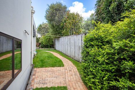 Photo of property in 135a Lake Crescent, Hamilton Lake, Hamilton, 3204