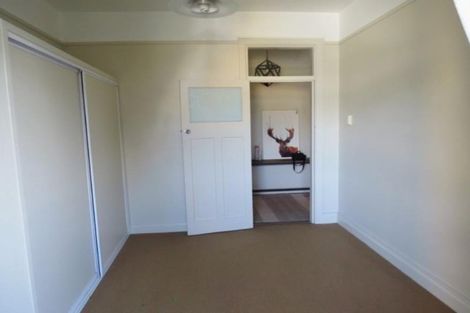Photo of property in Devonport Apartments, 3/127 Saint Aubyn Street, New Plymouth, 4310