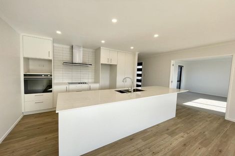 Photo of property in 25a Woodleigh Street, Frankleigh Park, New Plymouth, 4310