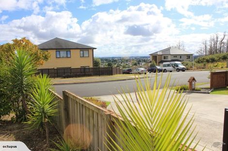 Photo of property in 4 Kirikiri Drive, Papakura, 2110