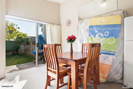 Photo of property in 2/5 Camden Road, Sandringham, Auckland, 1025