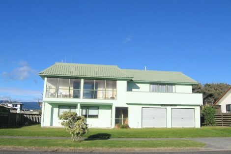 Photo of property in 32 Scott Avenue, Otaki Beach, Otaki, 5512