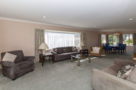 Photo of property in 2 Crown Hill, Paraparaumu, 5032