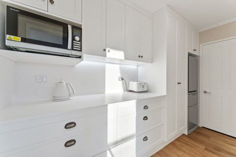 Photo of property in 8 Waititiro Rise, Stanmore Bay, Whangaparaoa, 0932