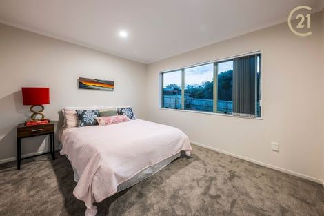 Photo of property in 71 Medvale Avenue, Flat Bush, Auckland, 2019
