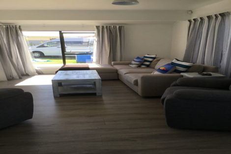 Photo of property in 5 Colenso Place, Otaki Beach, Otaki, 5512