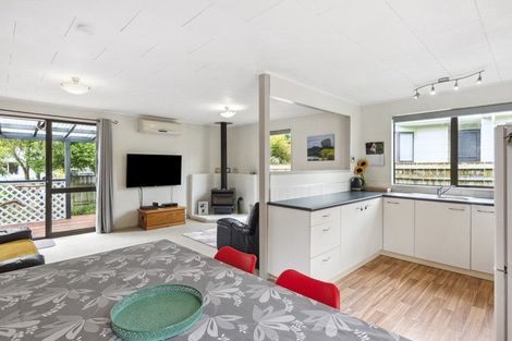 Photo of property in 25 Hookway Grove, Paraparaumu, 5032