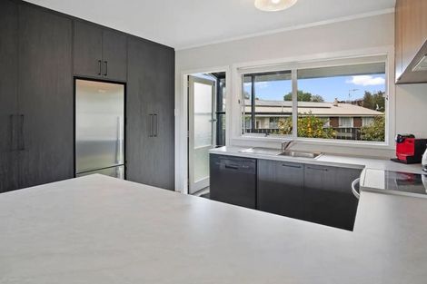 Photo of property in 2/586 Bank Street, Te Awamutu, 3800