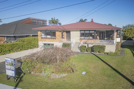 Photo of property in 10 Renwick Street, Papakura, 2110
