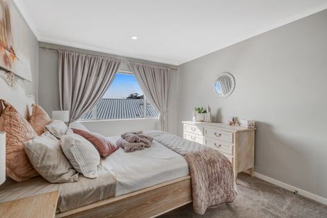 Photo of property in 12 Vera Court, Silverdale, 0932