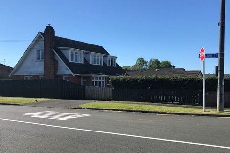 Photo of property in 333 Great South Road, Papakura, 2110