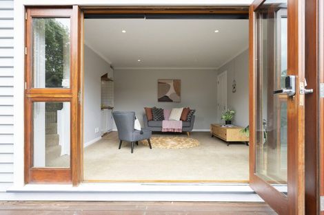 Photo of property in 129 Cockayne Road, Khandallah, Wellington, 6035