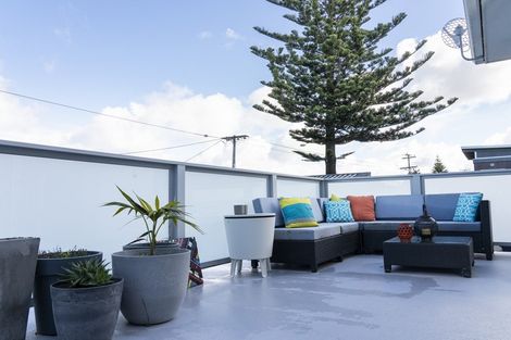 Photo of property in 28 Hall Road, Pataua North, Whangarei, 0175