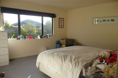 Photo of property in 20 Landsdowne Terrace, Karori, Wellington, 6012