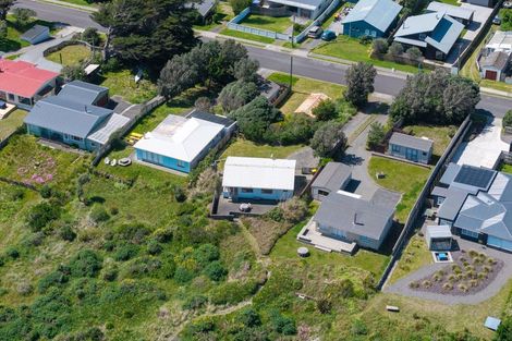 Photo of property in 7 Kent Avenue, Waitarere Beach, Levin, 5510