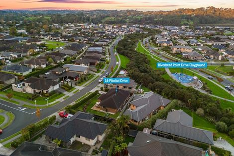 Photo of property in 16 Pitoitoi Drive, Riverhead, 0820