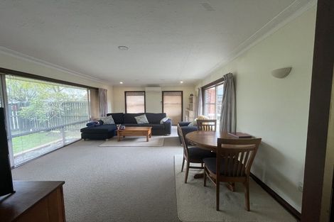 Photo of property in 218 Memorial Avenue, Burnside, Christchurch, 8053