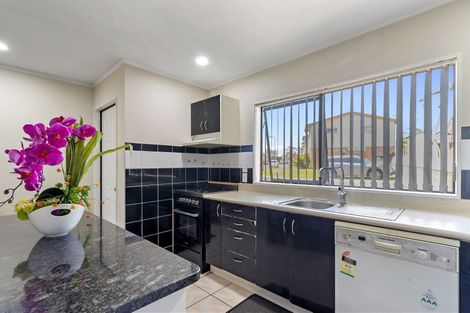 Photo of property in 8 Kora Avenue, Ranui, Auckland, 0612