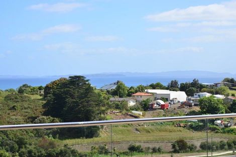 Photo of property in 14 Ruth Craig Place, Stanmore Bay, Whangaparaoa, 0932