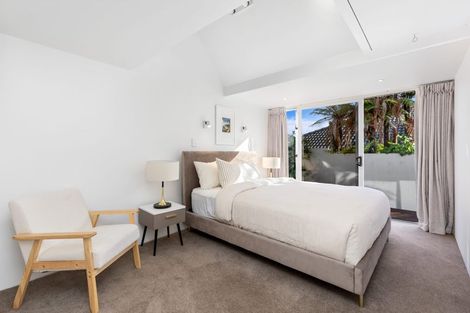 Photo of property in 25 Oakpark Place, West Harbour, Auckland, 0618