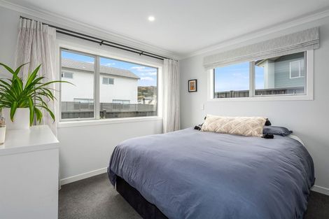 Photo of property in 18 Taiko Place, Kenepuru, Porirua, 5022
