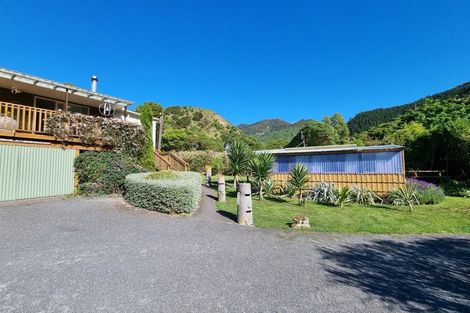 Photo of property in 17 Makura Road, Goose Bay, Kaikoura, 7374