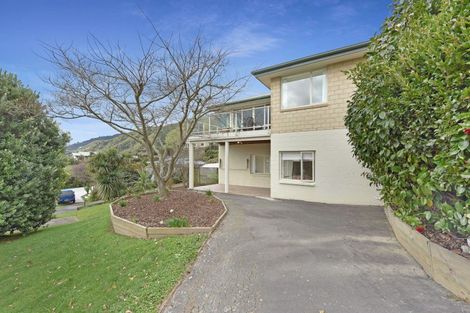 Photo of property in 34 Moana View Road, Waikawa, Picton, 7220