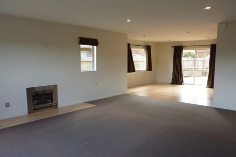 Photo of property in 10 Catlins Place, Fairview Heights, Auckland, 0632