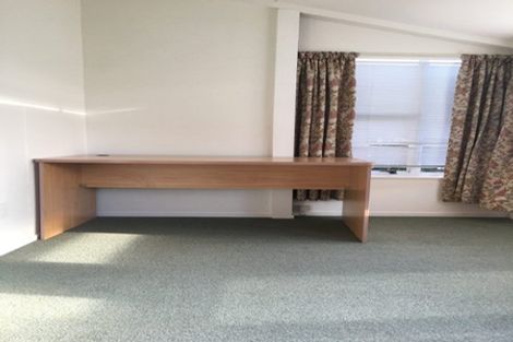 Photo of property in 122 Kings Crescent, Hutt Central, Lower Hutt, 5010