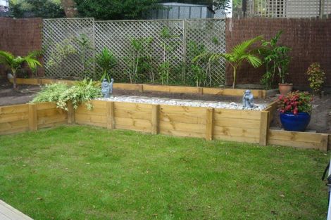 Photo of property in 49 Triangle Road, Massey, Auckland, 0614