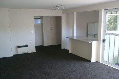 Photo of property in 2/3 Torwood Road, Khandallah, Wellington, 6035