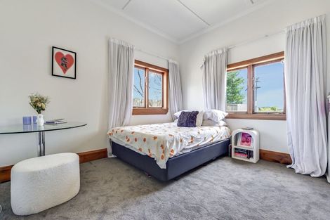 Photo of property in 75 Tuhikaramea Road, Dinsdale, Hamilton, 3204