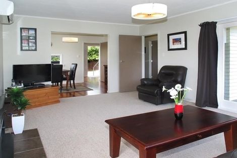 Photo of property in 59 Redwood Avenue, Tawa, Wellington, 5028