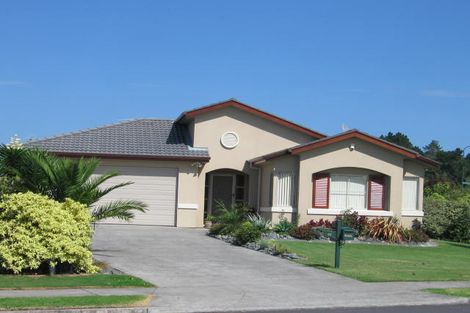 Photo of property in 32 Hillwell Drive, Henderson, Auckland, 0612