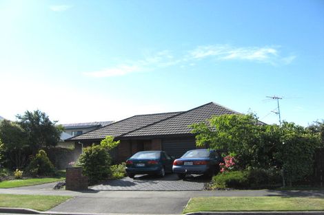 Photo of property in 4 Farnley Place, Parklands, Christchurch, 8083