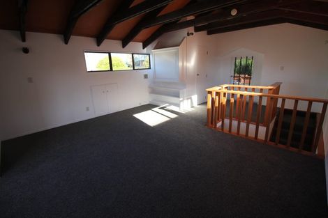 Photo of property in 21 Te Kiteroa Grove, Churton Park, Wellington, 6037
