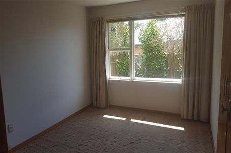 Photo of property in 1/98 Crofton Road, Harewood, Christchurch, 8051