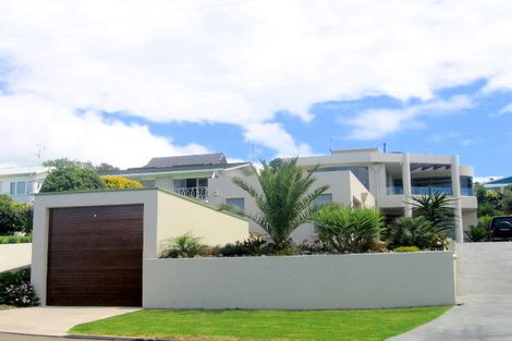 Photo of property in 61 Beach Road, Waihi Beach, 3611