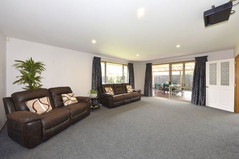 Photo of property in 25 Chesterfield Mews, Russley, Christchurch, 8042