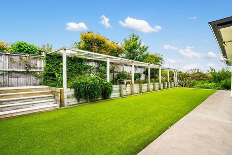 Photo of property in 21 Eric Farley Drive, Kumeu, 0810