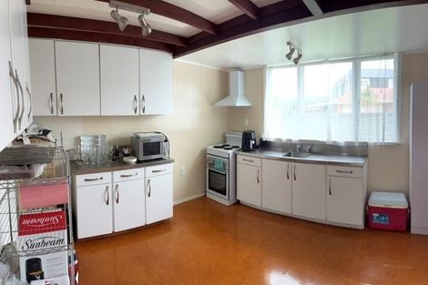 Photo of property in 6 Barberry Lane, Te Atatu Peninsula, Auckland, 0610