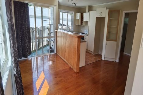 Photo of property in 23 Dale Crescent, Pakuranga, Auckland, 2010