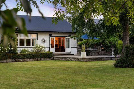 Photo of property in 16 Reynolds Road, Havelock North, 4130
