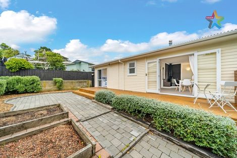 Photo of property in 21 Cherry Blossom Grove, Maungaraki, Lower Hutt, 5010