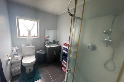 Photo of property in 2/21 Solveig Place, Randwick Park, Auckland, 2105