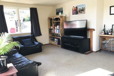Photo of property in 9 Berkshire Grove, Cannons Creek, Porirua, 5024